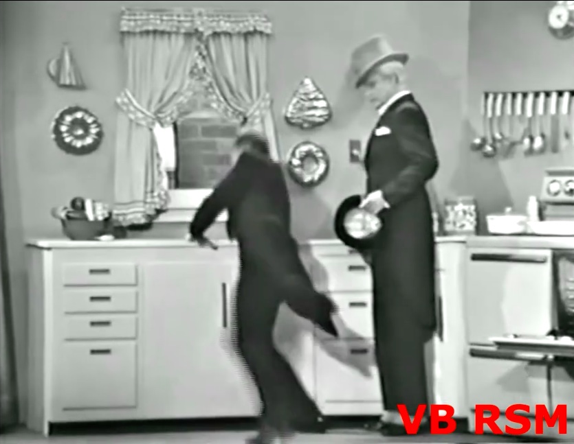 It's the butler's turn for his kitchen accident! Don the garbage disposal!