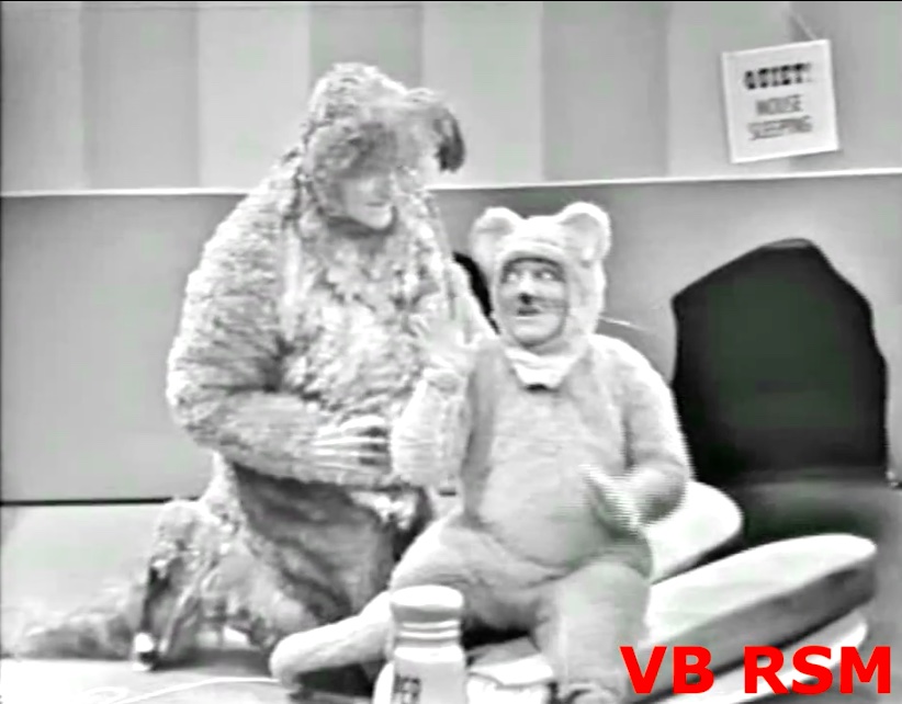 Is the Cat about to turn the Mouse into a sandwich?