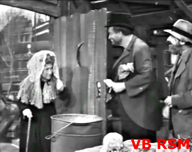 Mother Hewes (Ethel Merman) wants to steal Freddie the Freeloader's  secret ingredient - but her disguise fools nobody