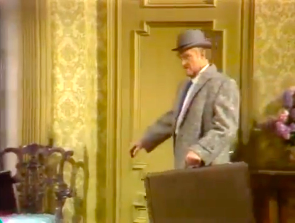 Having set up a decoy, Red's had enough and he sneaks out of the house!