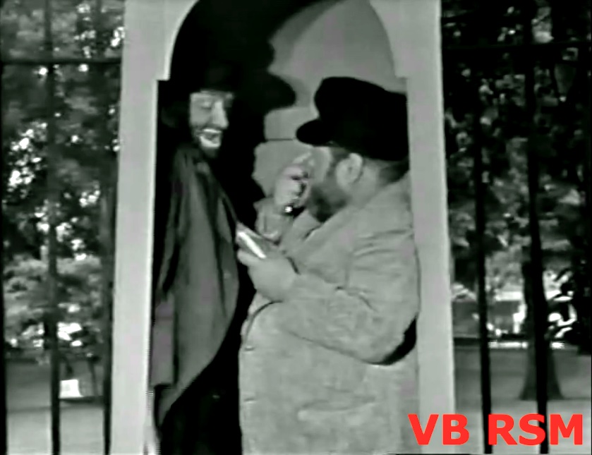 Freddie the Freeloader and Chiselwick (Sebastian Cabot) are caught in the box for the Queen's guard!