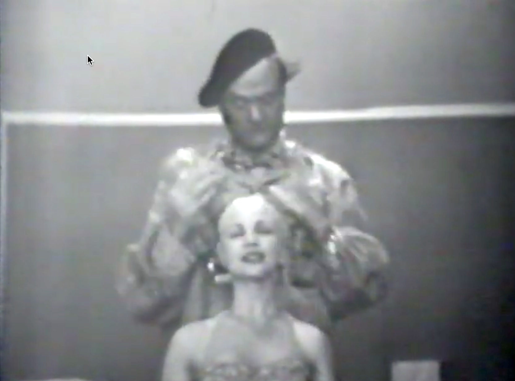Sadie's sabotaged the shampoo! And the poor starlet's going bald!