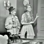 Harpo Marx makes Clara Appleby II (Dean Cannon)