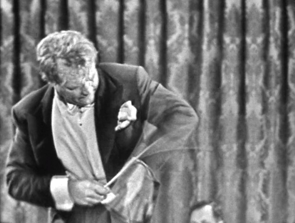 Clem Kadiddlehopper didn't *really* break his arm - honest!
