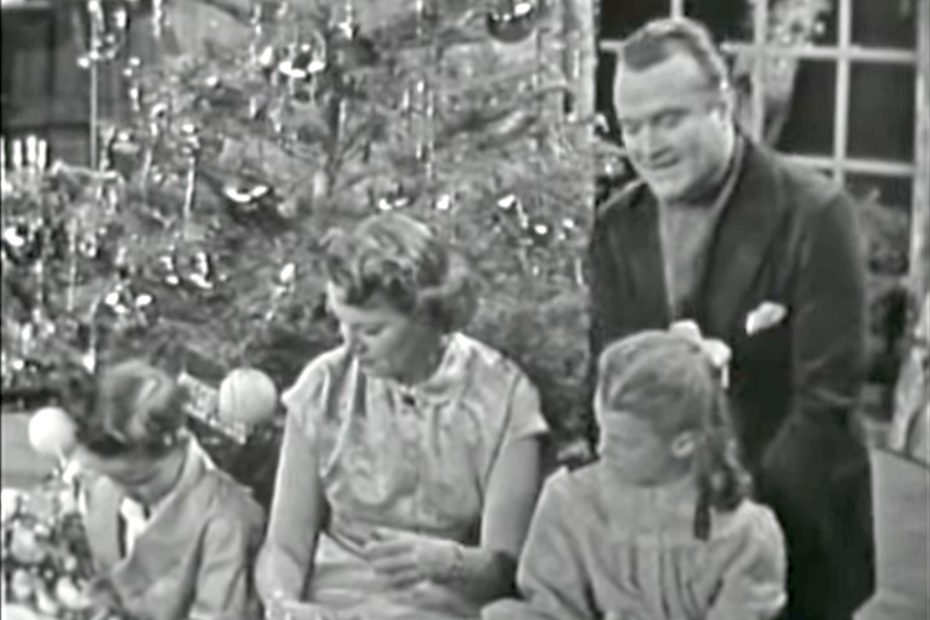 Closing the show, Red Skelton sings "Oh Come All Ye Faithful" to his wife Georgia, children Valentina & Richard in Christmas with the Skeltons