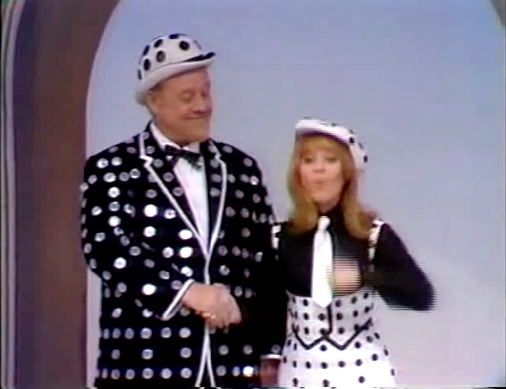 Burl Ives and Lulu sing "Consider Yourself" in "Sheriffs are Bought Not Made"
