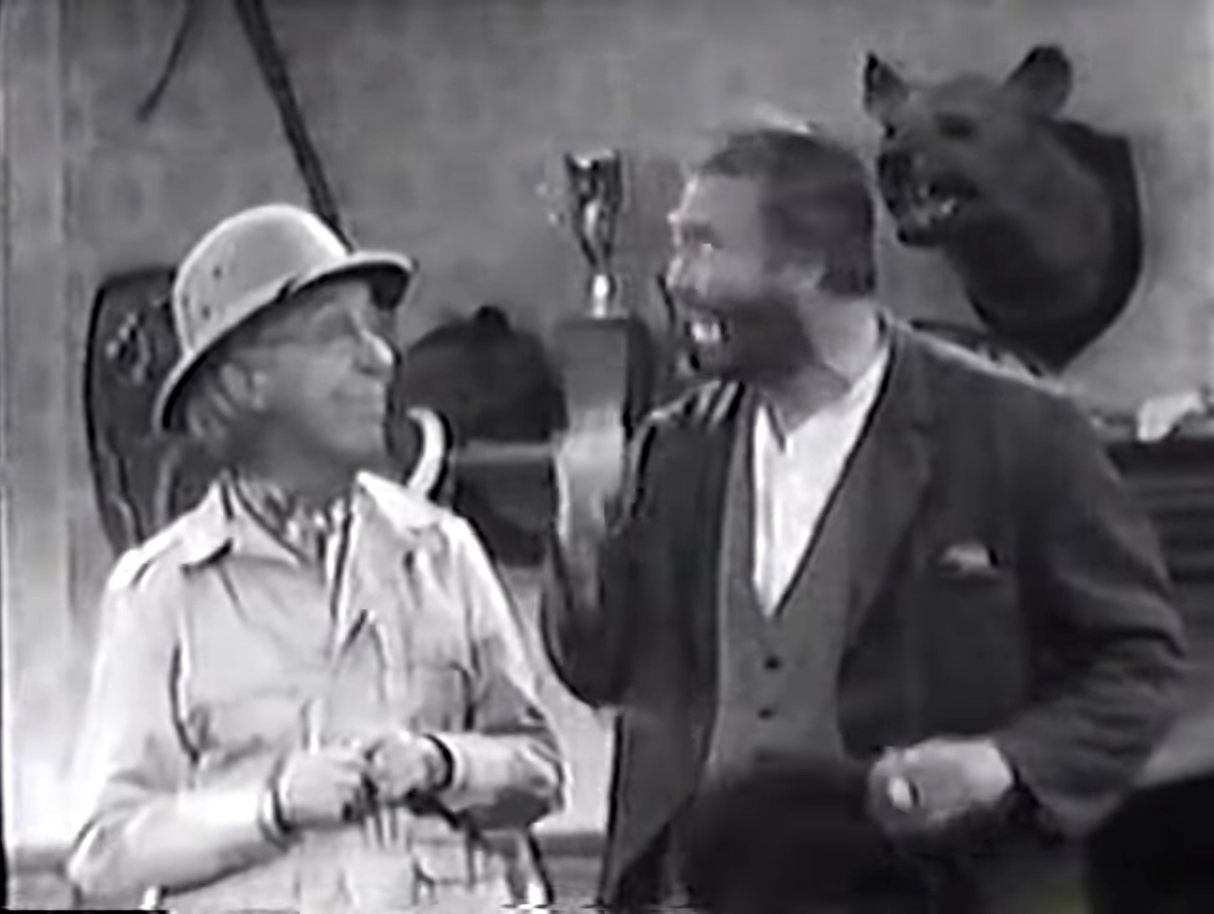 Ed Wynn and Freddie the Freeloader in Half a Loafer is Better than None - The Red Skelton Hour season 15