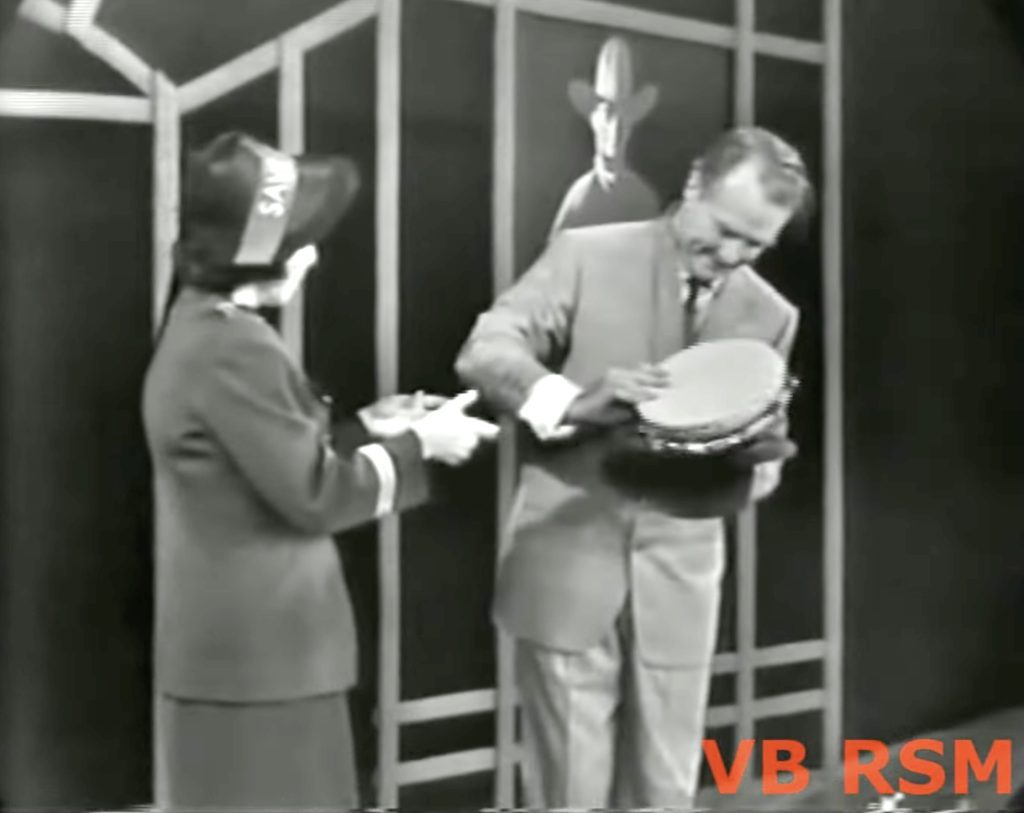 Red Skelton even steals the money from the collection plate! The silent Spot