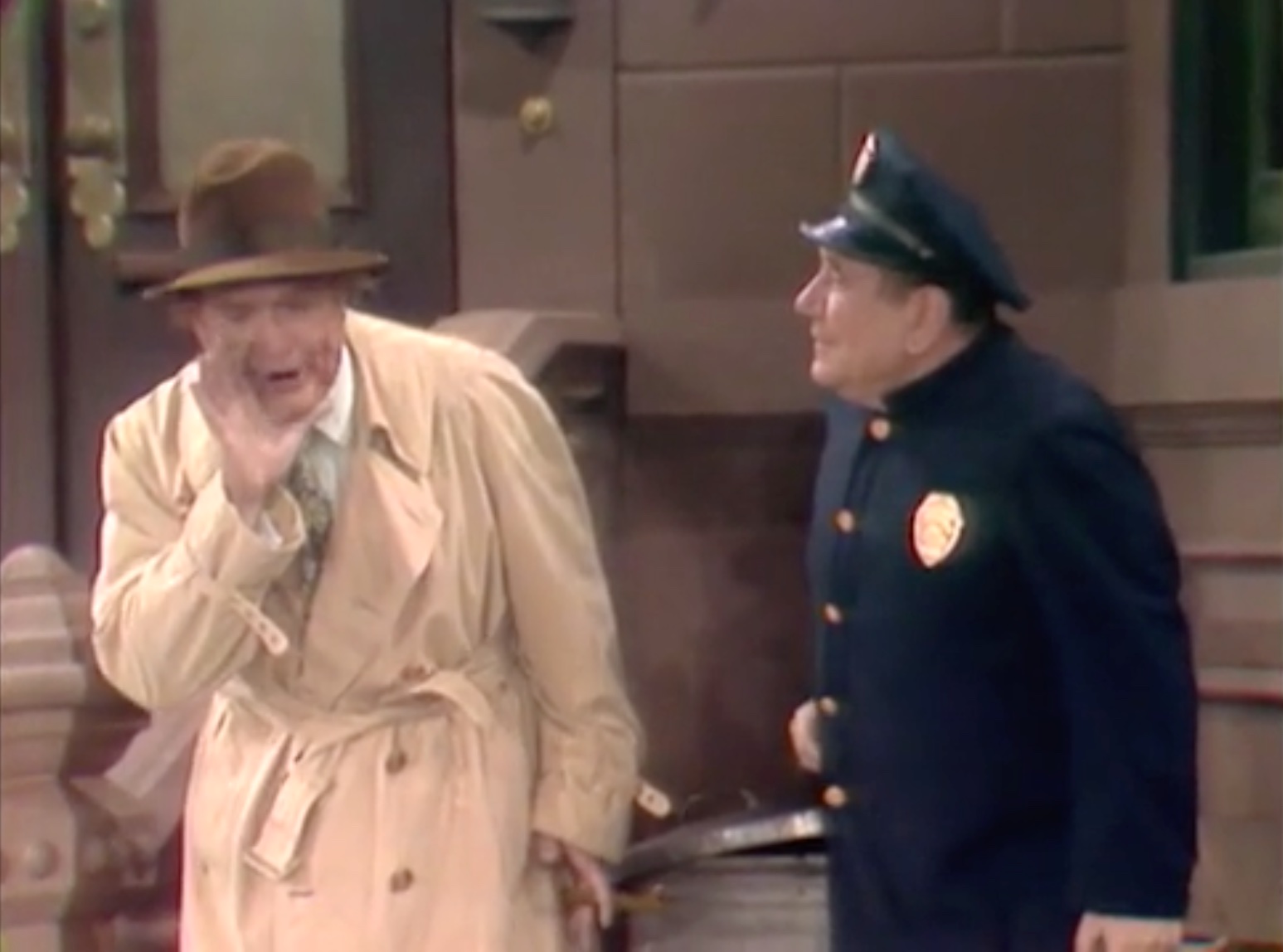 Willy Lump-Lump teaches Clancy the Cop how to tell time with garbage can lids in "The Pie-Eyed Piper"