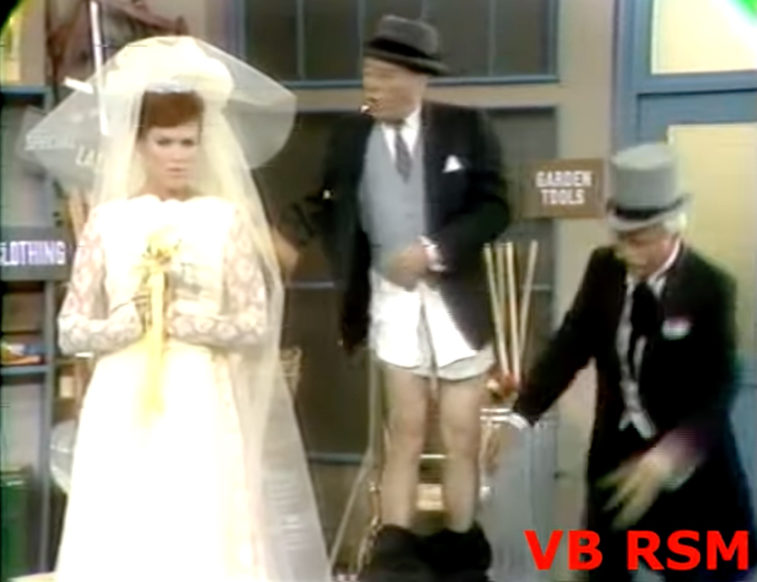 Tall bride (Jan Davis), George Gobel, and San Fernando Red in the wedding ceremony -- what could go wrong?
